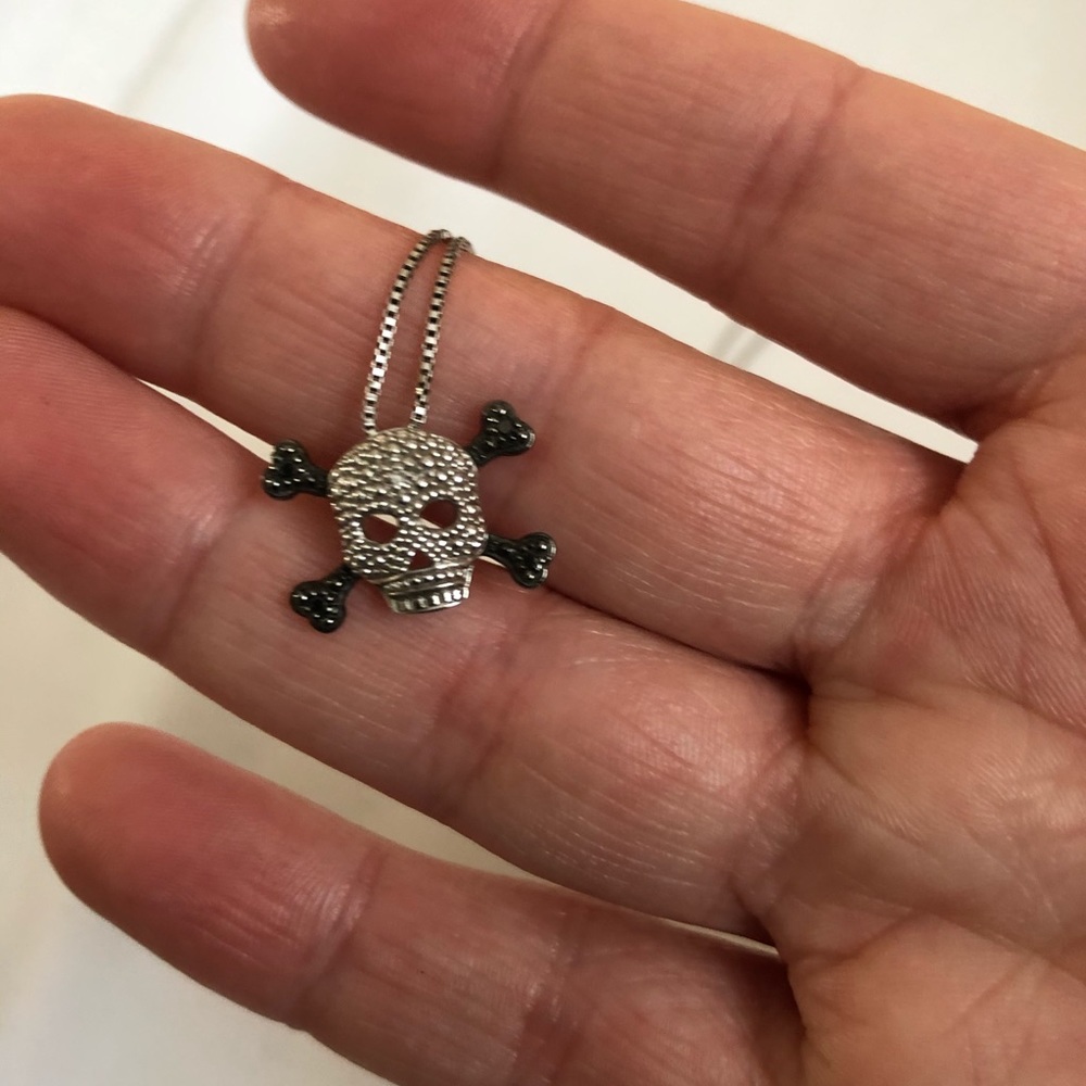 Diamond skull necklace